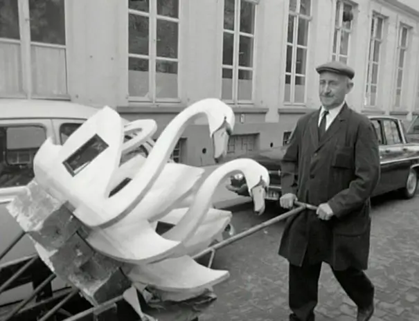 Raveel en de zwanen